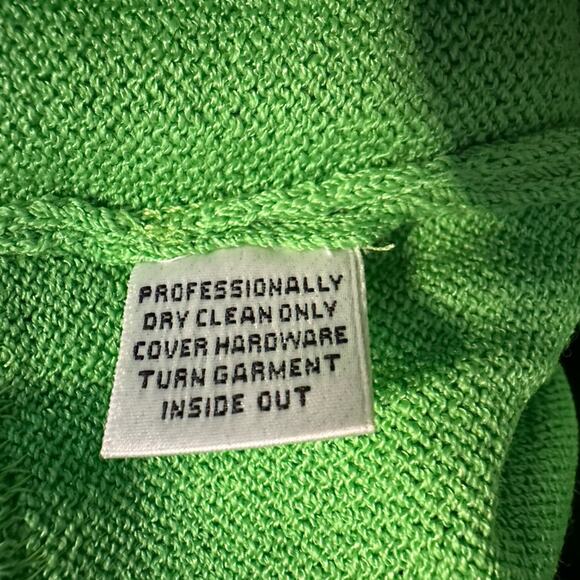 Vintage St John Sport Kelly Green Sweater V Neck Logo Gold Buttons Preppy Twee - Picture 8 of 8